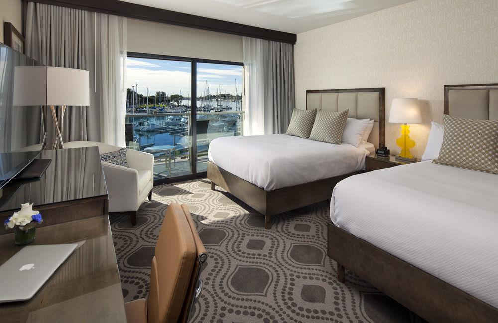 The Kinney - Venice 3*